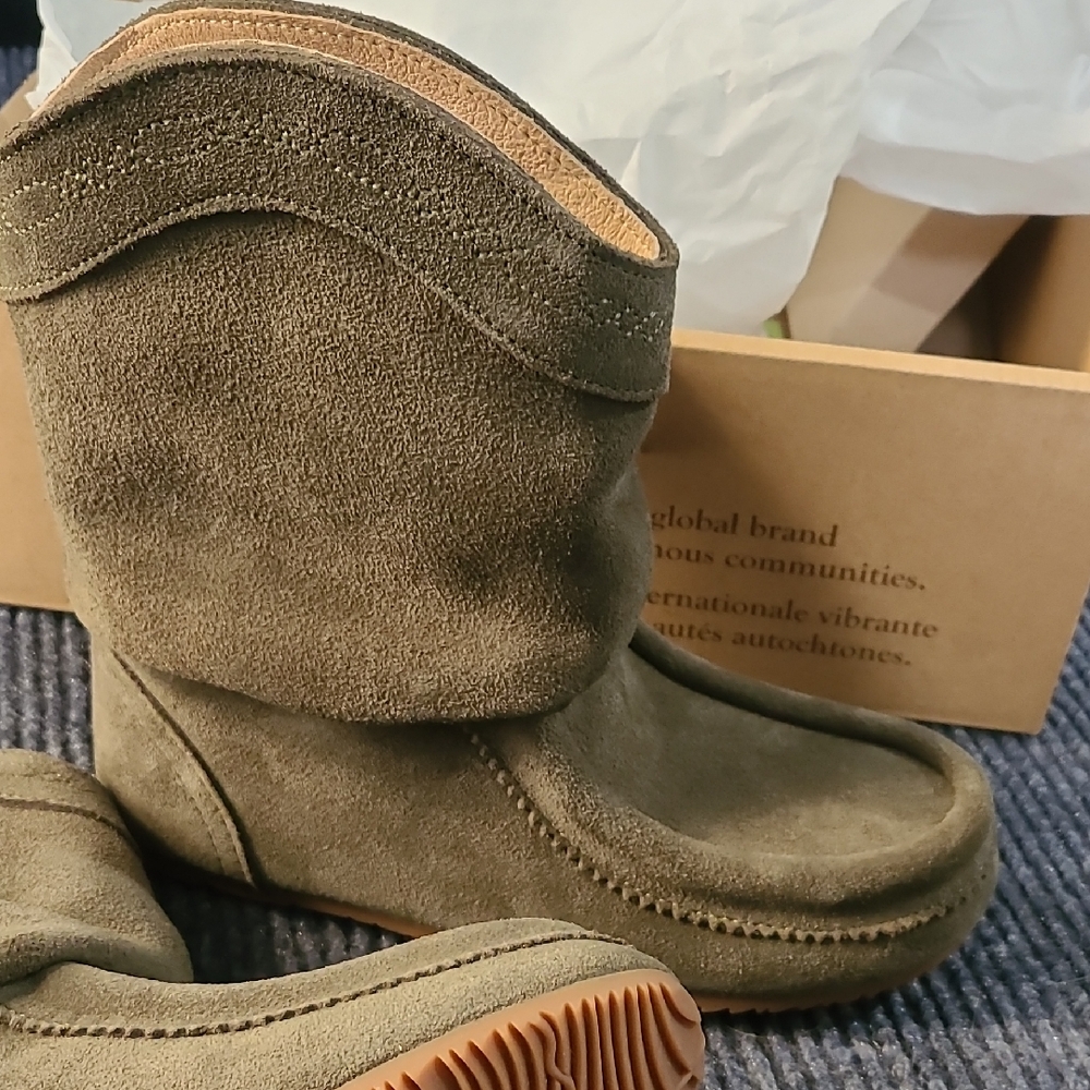 Manitobah Jeddito Mid Boot NWT SZ 6